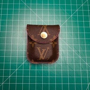 Personal Leather Storage Accessory